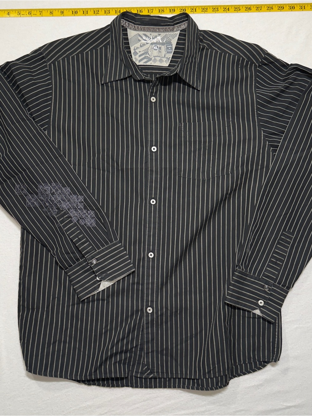 Y2K quiksilver Men's Black Pinstripe Button-Up Shirt